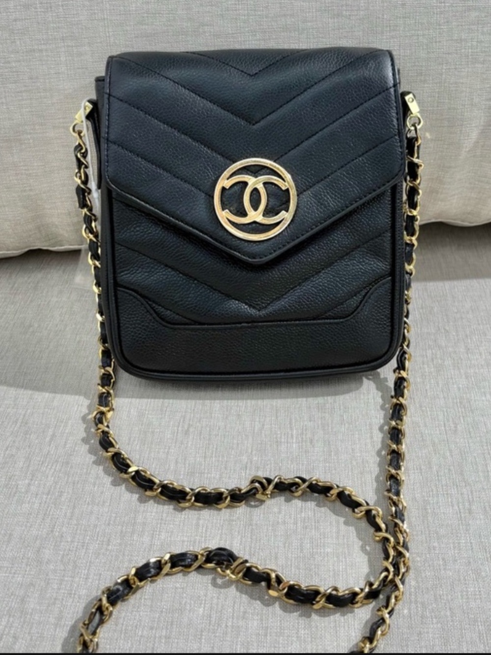 CHANEL Black Quilted Chevron Crossbody with Gold Chain